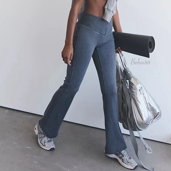 NEW Free People Mark My Words Slim Flares - Picture 2 of 12